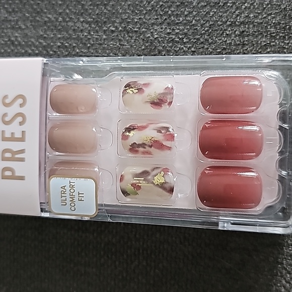 Magic Press Nail Bundle NIB - Picture 4 of 8